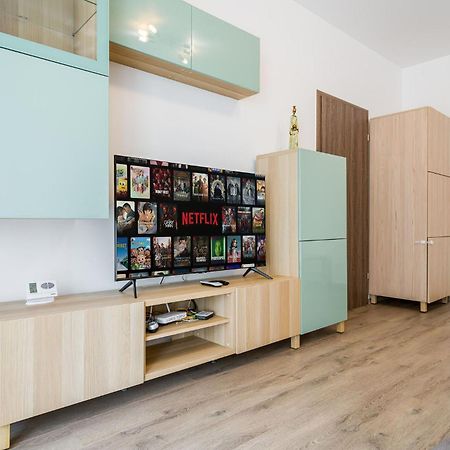 Politehnica Deluxe Apartment Boekarest Buitenkant foto